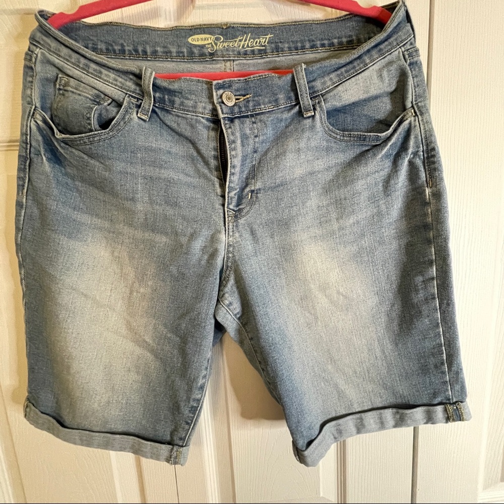 Old Navy Sweetheart light wash shorts size 12